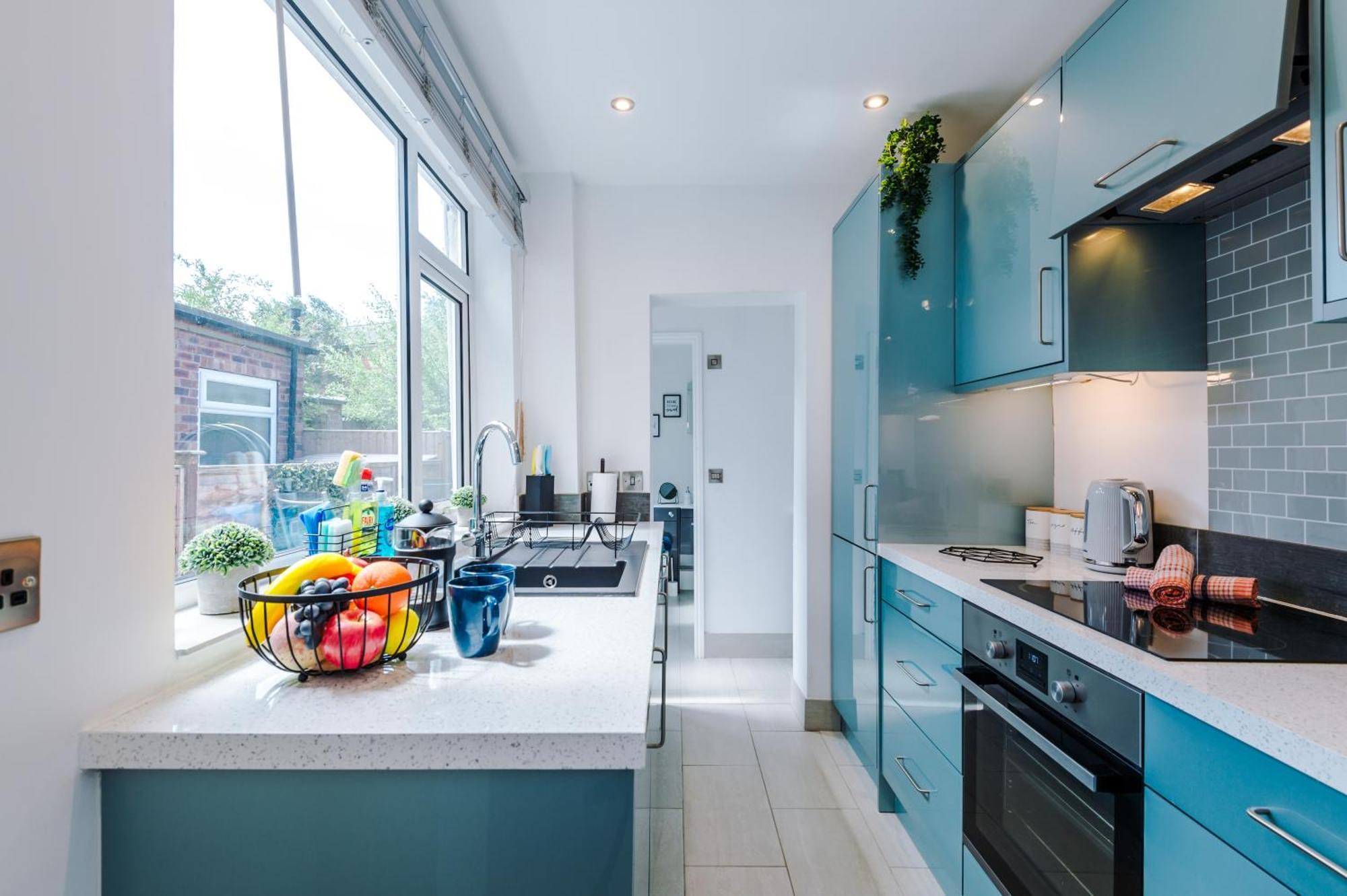 Spacious 3-Bed Home in Nantwich: Group-Friendly Getaway Exterior photo