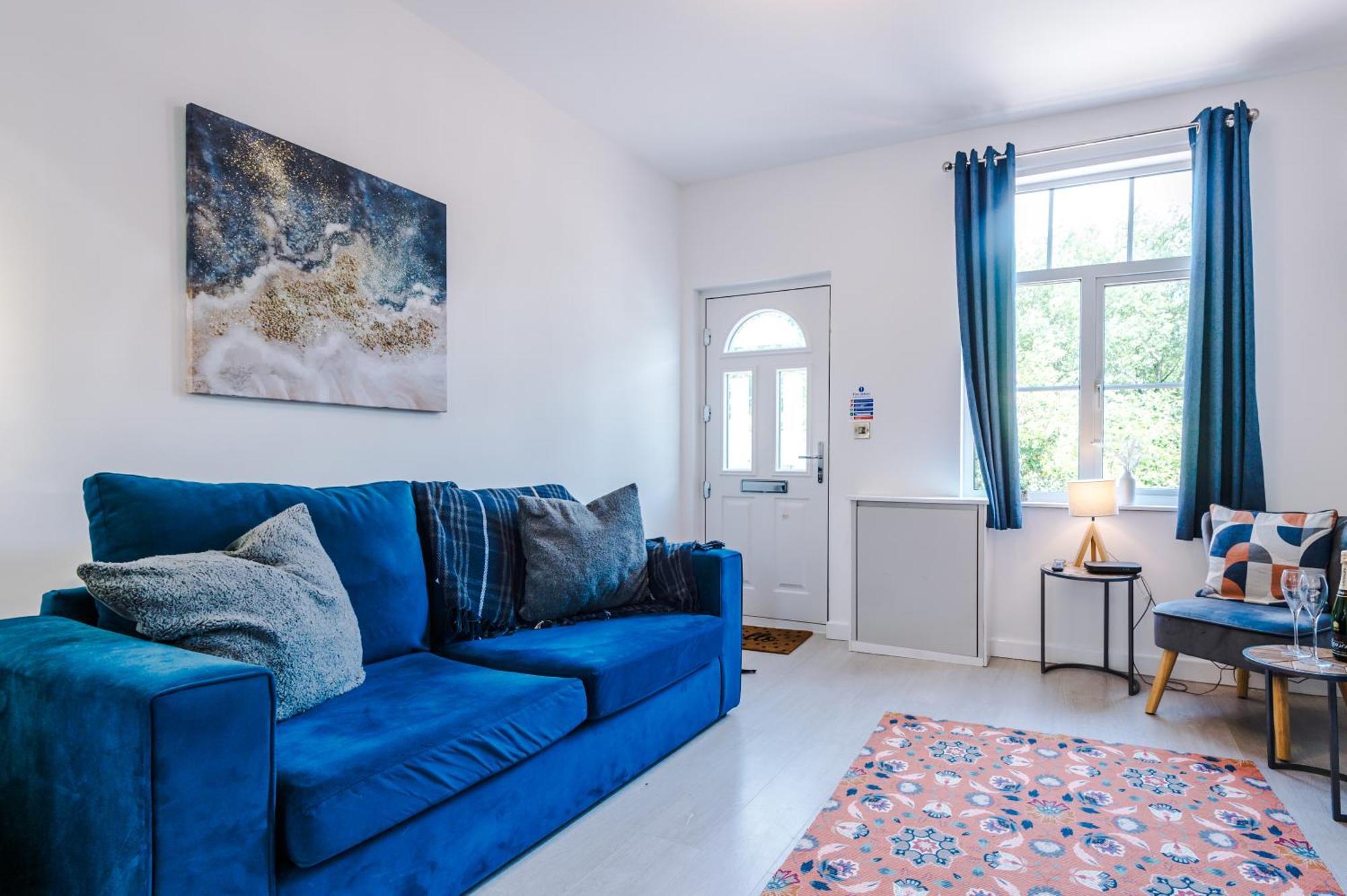 Spacious 3-Bed Home in Nantwich: Group-Friendly Getaway Exterior photo