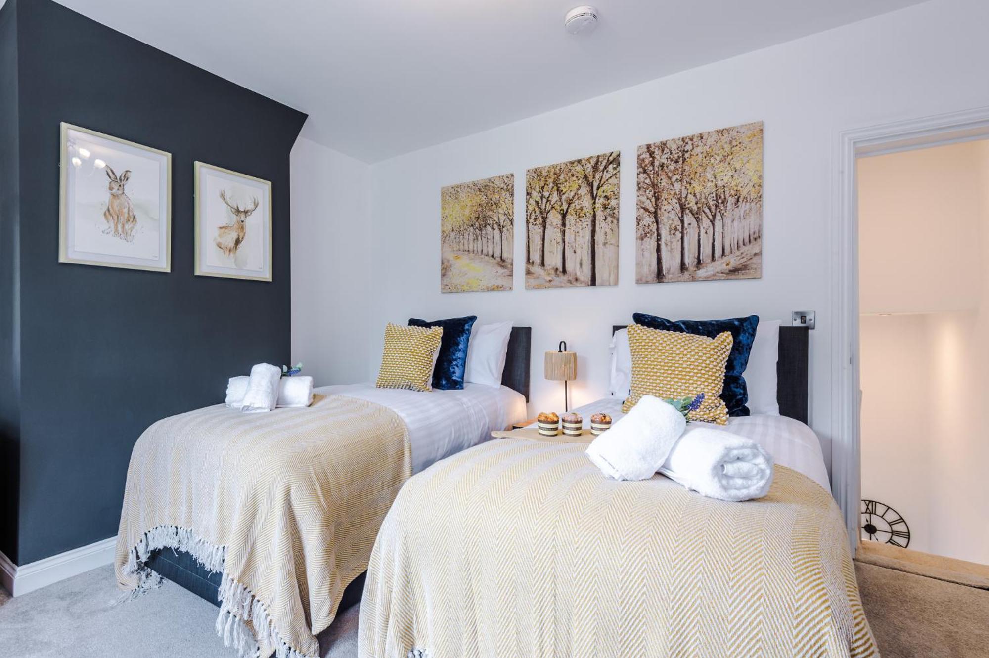 Spacious 3-Bed Home in Nantwich: Group-Friendly Getaway Exterior photo