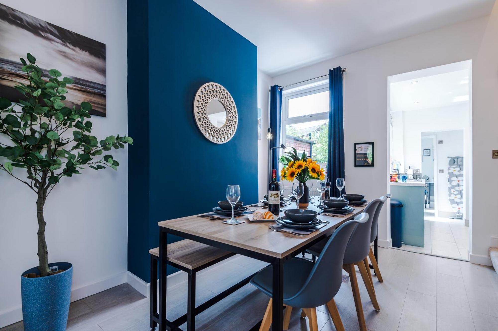 Spacious 3-Bed Home in Nantwich: Group-Friendly Getaway Exterior photo